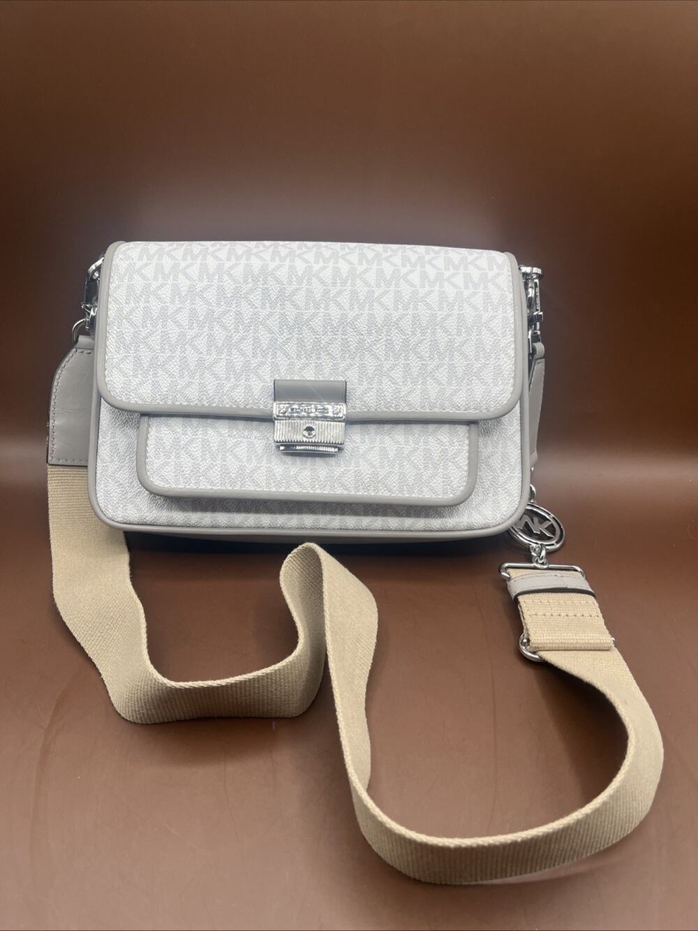 Michael Kors White Gray Logo Crossbody Bag NWOT Silver Hardware Inner Pockets